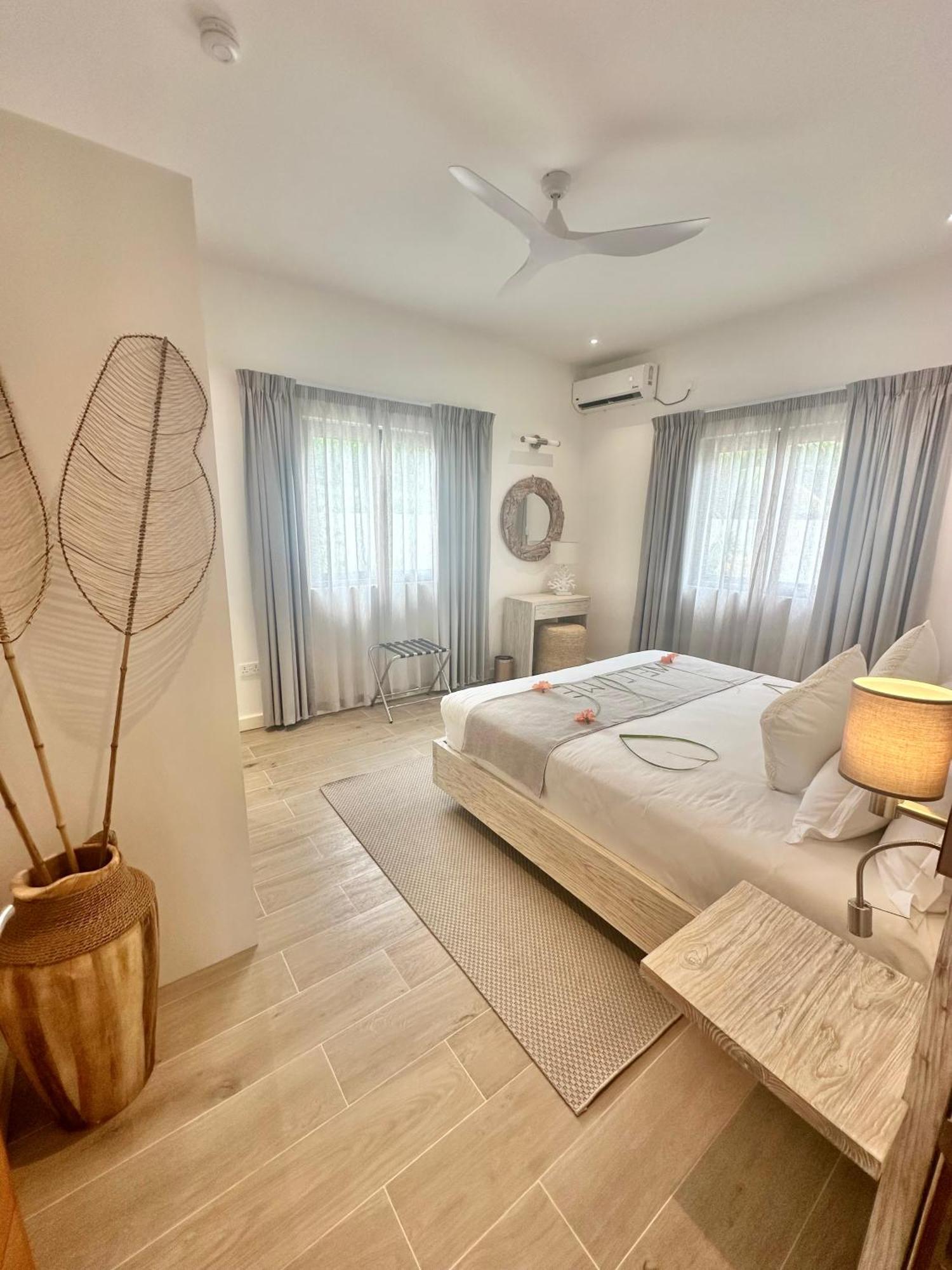 Pineapple Beach Villas Baie Lazare  Экстерьер фото