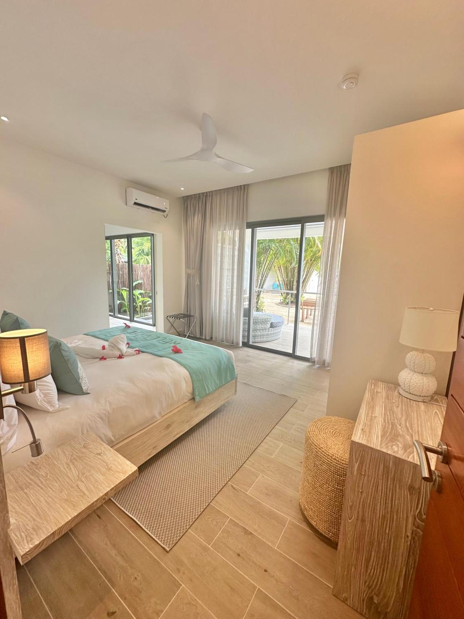 Pineapple Beach Villas Baie Lazare  Экстерьер фото