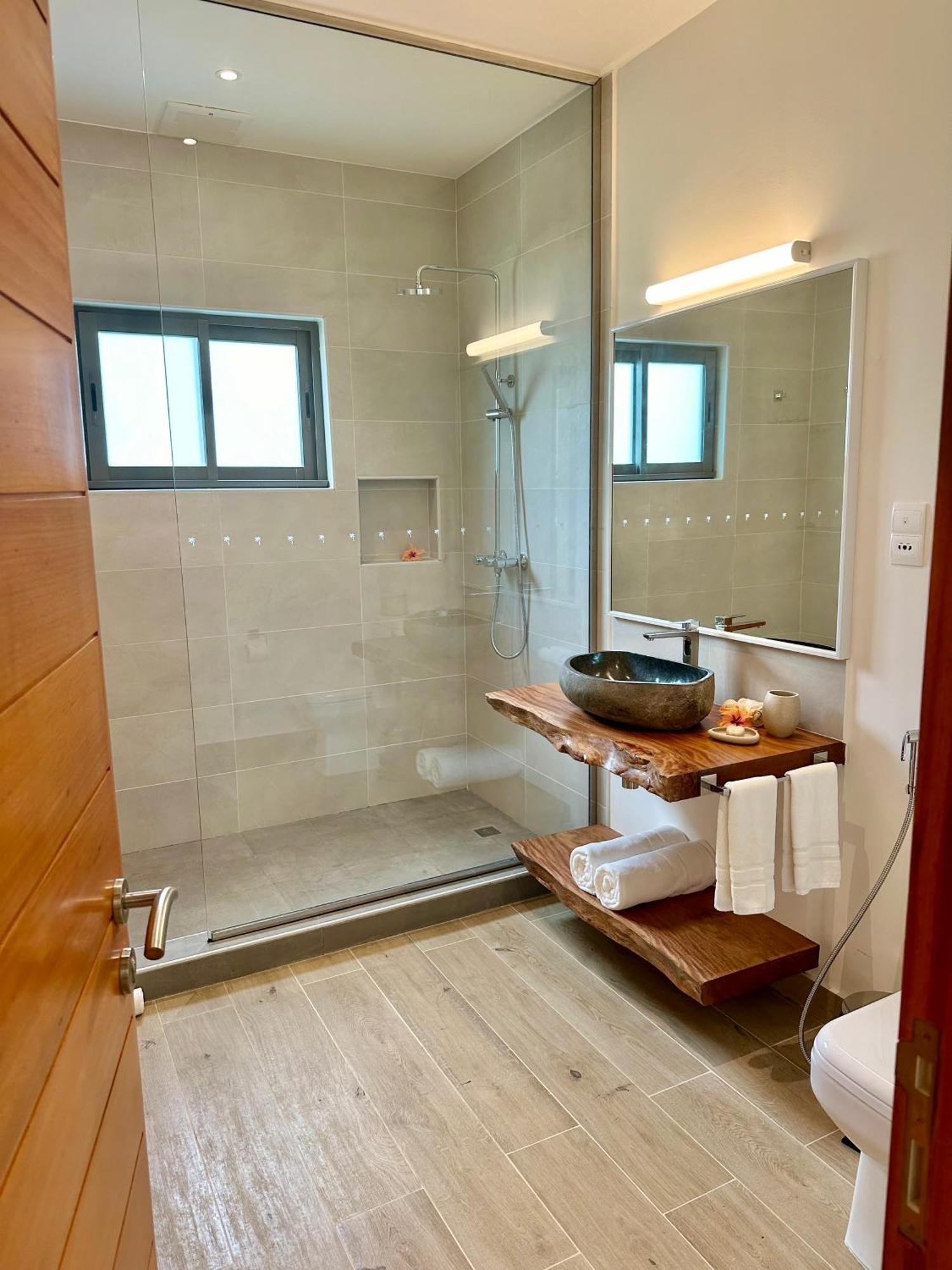 Pineapple Beach Villas Baie Lazare  Экстерьер фото